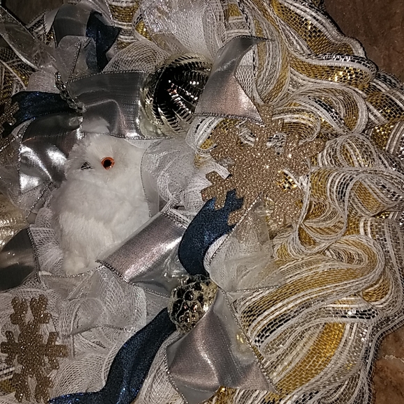 WINTER WONDERLAND SNOWY OWL CHRISTMAS WREATH - Picture 3 of 4